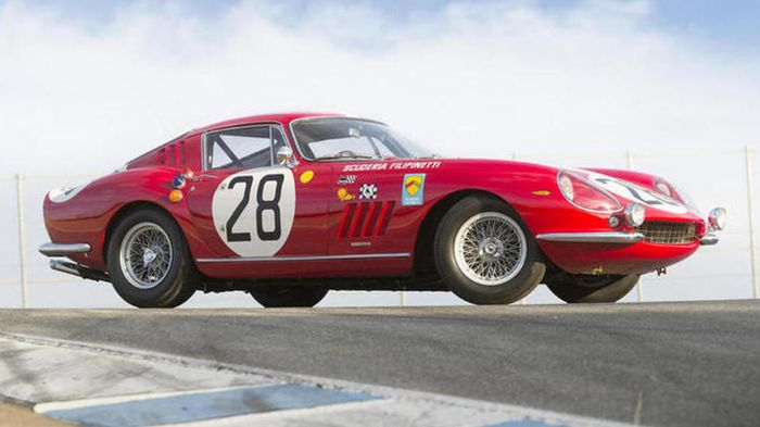 Μία σπάνια (1 από τις 12 που φτιάχτηκαν ποτέ) Ferrari 275 GTB Competizione του 1966 πωλήθηκε αντί του ποσού των 9,405 εκ. δολαρίων (7,05 εκ. ευρώ) σε δημοπρασία των Bonhams.