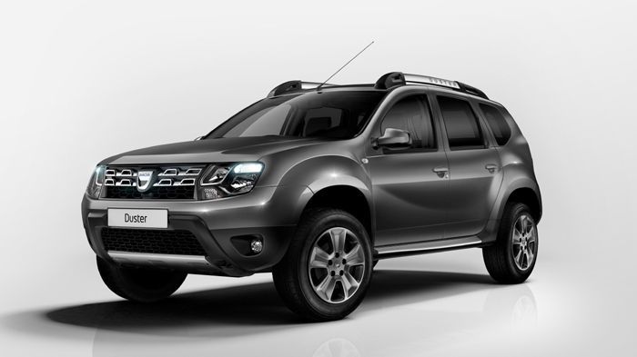 Το ανανεωμένο Dacia Duster εμφανίζει μια πιο επιθετική σχεδίαση, προσεγγίζοντας τη σύγχρονη εικόνα των SUV, με μια καινούργια μάσκα, μεγαλύτερες γρίλιες και προβολείς με LED ημέρας.