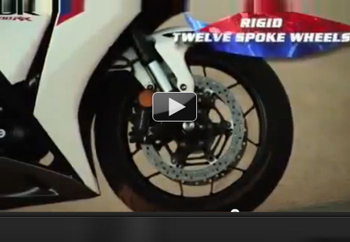 Το Honda CBR 1000RR παρουσιάζεται ανανεωμένο σε μικρούς, αλλά σημαντικούς τομείς.