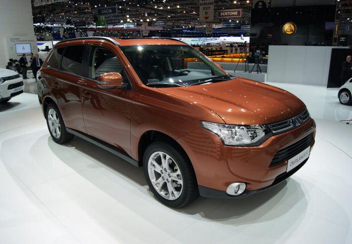 Το νέο Mitsubishi Outlander αποκαλύφθηκε στο Σαλόνι της Γενεύης και εντυπωσίασε με την νέα  επαναστατική του σχεδίαση