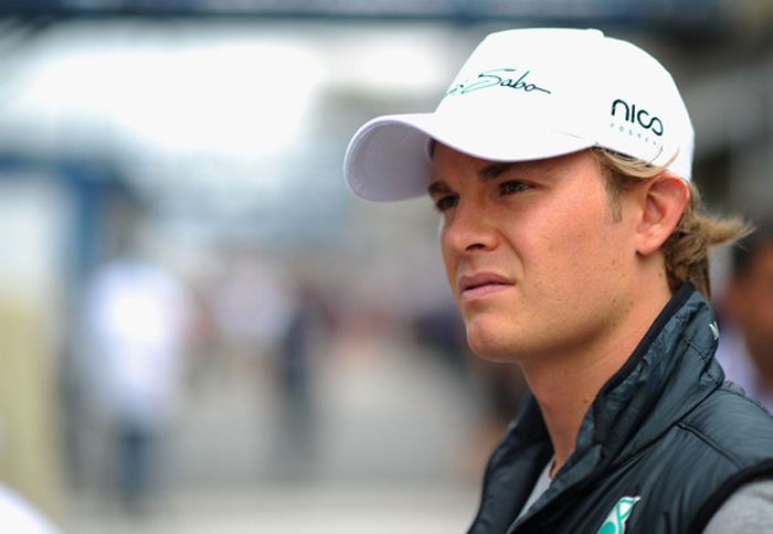 Ο Nico Rosberg πιστεύει στην «αργοπορημένη» τακτική της Mercedes AMG.