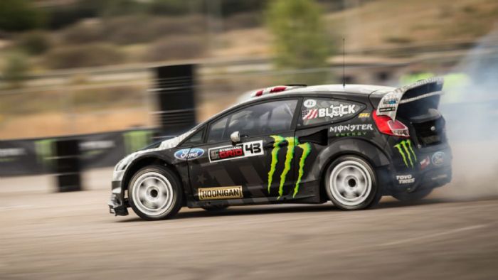 Αφθονο θέαμα στο gymkhana Grid από τους οδηγούς και τα αυτοκίνητά τους.