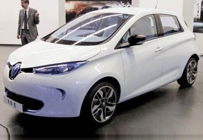 Το μοντέλο παραγωγής του ηλεκτρικού Renault Zoe δανείζεται αρκετά στοιχεία από το πρωτότυπο, που είχε παρουσιαστεί πριν 2 χρόνια.