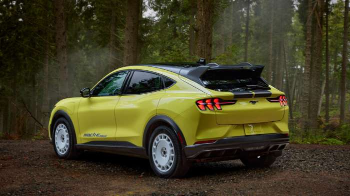 Η πίσω αεροτομή της Ford Mustang Mach-E GT Rally έχει πηγή έμπνευσης το Focus RS.