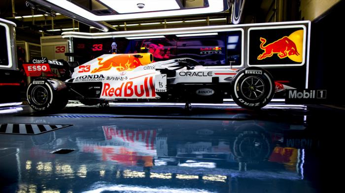 Στα λευκά η Red Bull στην Τουρκία για να τιμήσει την Honda 