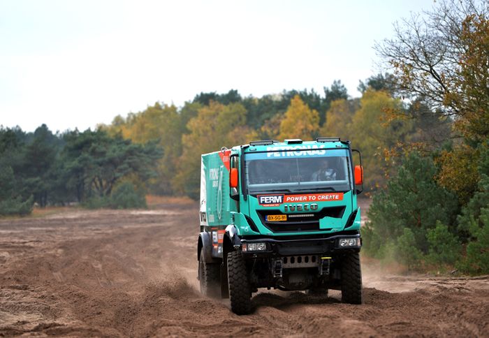 Πέντε συνολικά οχήματα, τέσσερα Trakker 4x4 και ένα Powerstar αναμένεται να περιλαμβάνει η αγωνιστική ομάδα της Iveco για το Ράλι Ντακάρ του 2013. 