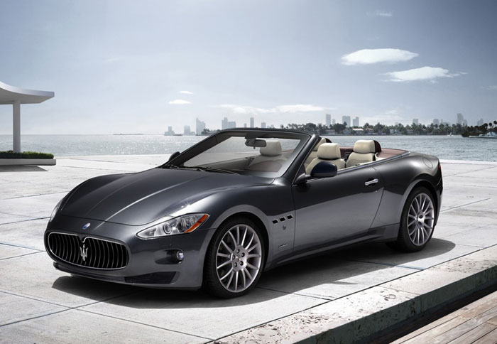 Η νέα Maserati GranCabrio είναι το πρώτο ανοικτό τετραθέσιο μοντέλο της φίρμας.