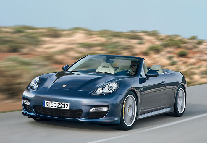 Η Porsche Panamera Cabrio θα έχει 2 πόρτες και υφασμάτινη οροφή.