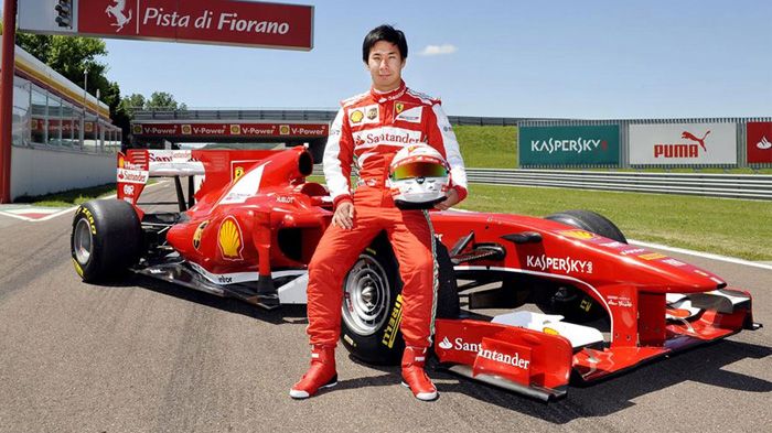 Στην πίστα της Scuderia Fiorano βρέθηκε ο Kamui Kobayashi, ο οποίος οδήγησε το παλιό μονοθέσιο της Ferrari (του 2010).