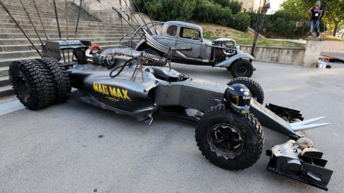 Η αγωνιστική ομάδα Lotus F1 Team συνεργάστηκε με την Warner Bros Pictures και έφτιαξε ένα μοναδικό μονοθέσιο, το Mad Max Hybrid.