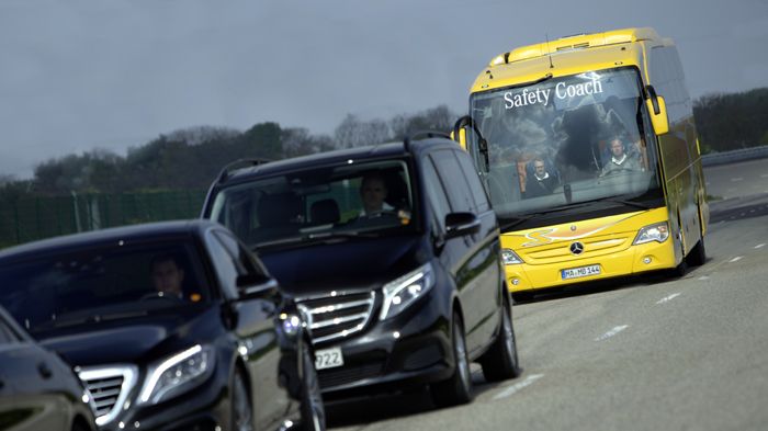 Η Mercedes-Benz ανακοίνωσε πως το Travego θα είναι πλέον διαθέσιμο με το Active Brake Assist 3 στον εξοπλισμό ασφάλειας του.