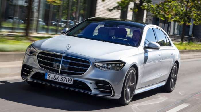 Πιστή στους κινητήρες βενζίνης/diesel η Mercedes S-Class 