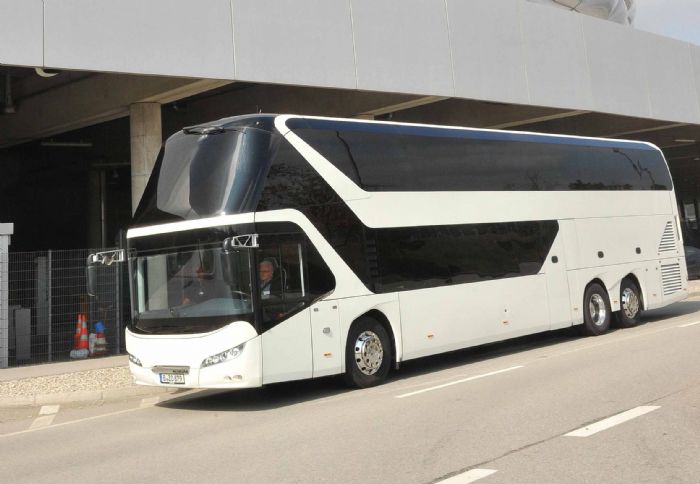 Με τη νέα γενιά του Skyliner, η Neoplan απέσπασε το red dot design award για 8η φορά από το 2002.