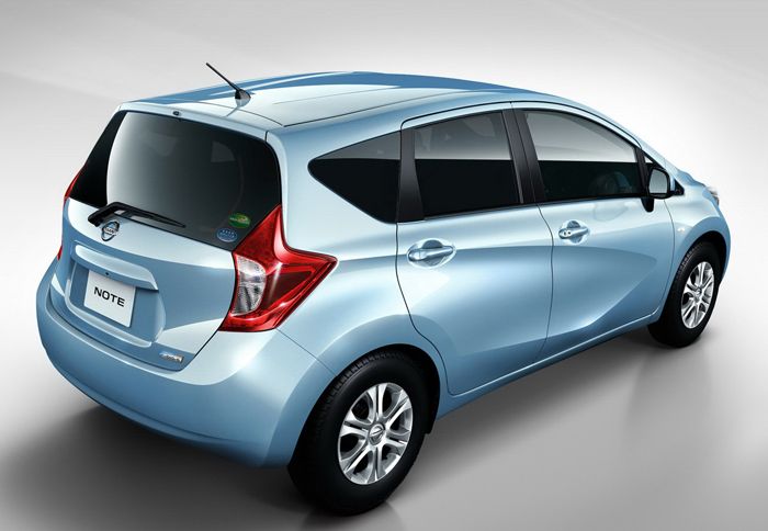 Όπως φαίνεται στις δημοσιευμένες φωτογραφίες, η νέα γενιά Nissan Note έχει αυξήσει τις εξωτερικές διαστάσεις.