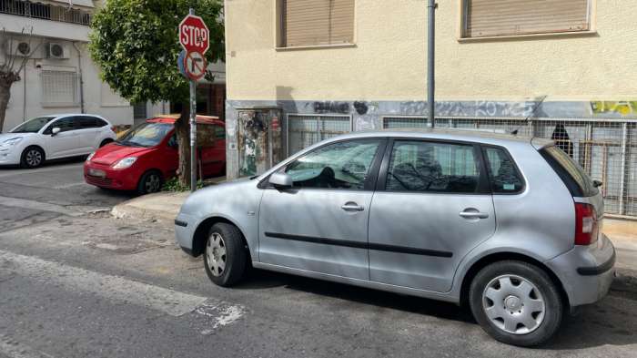 Παρκάρισμα κοντά σε STOP, φανάρι ή διάβαση! Πότε επιτρέπεται; 