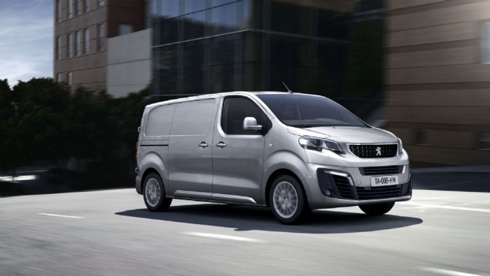 Το νέο Peugeot Expert Van αναμένεται να ξεκινήσει την εμπορική του πορεία στην Ελλάδα προς το τέλος Οκτωβρίου. Πατήστε στο link για να μάθετε τιμές και εκδόσεις.