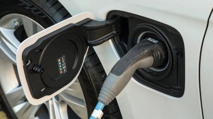 Τριπλάσιοι οι ρύποι των PHEV απ' ότι δείχνουν οι επίσημες μετρήσεις!  