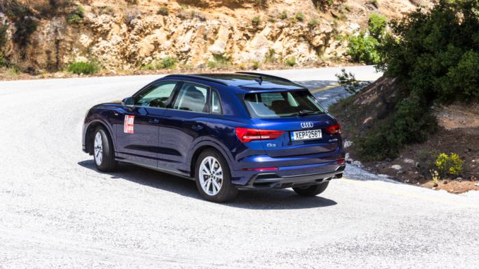 Σε γενικές γραμμές η ανάρτηση του Audi Q3 (με άξονα πολλαπλών συνδέσμων πίσω) διαχειρίζεται αποτελεσματικά τις όποιες τάσεις προκαλεί το επιπλέον βάρος περιορίζοντας την αδράνεια σε οριακές καταστάσεις.