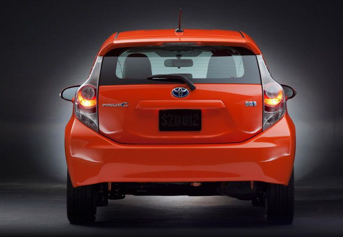 Aισθητικά δείχνει πολύ ενδιαφέρον το Prius C, και δεν κρύβει τις ιαπωνικές καταβολές. 