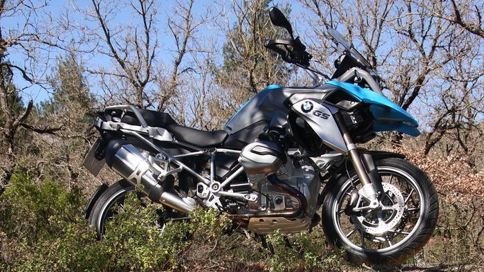 Το ανανεωμένο R 1200 GS θα διατίθεται και στη χώρα μας από 1η Μαρτίου, στην τιμή των 15.450 ευρώ.