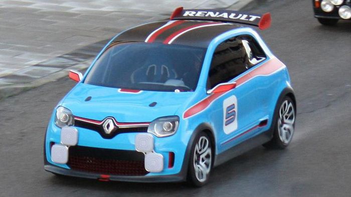 Στo Renault TwinRUN η κίνηση μεταδίδεται στον πίσω άξονα. 