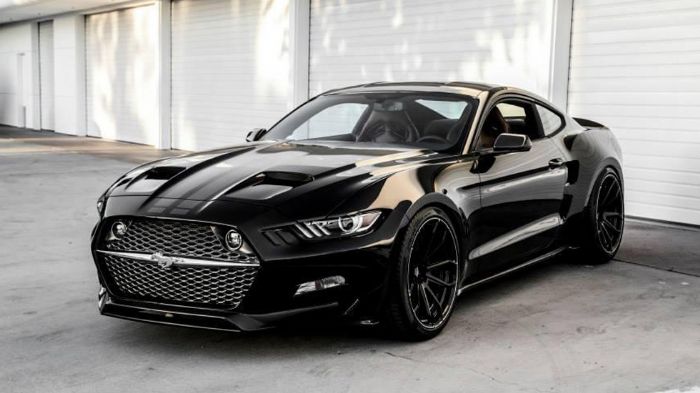 Το Galpin Rocket στηρίζεται στο Ford Mustang GT, ενώ το ανθρακονημάτινο αμάξωμά του, το επιμελήθηκε ο Henrik Fisker.