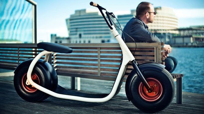 To Scrooser είναι ένα ηλεκτρικό scooter με κινητήρα 1 kW και τελική 25 χλμ./ώρα.