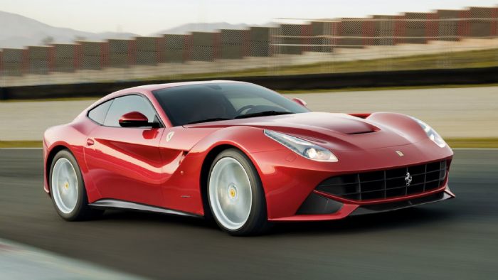 Η Ferrari F12berlinetta διαθέτει έναν ατμοσφαιρικό V12 κινητήρα 6,3 λίτρων, ο οποίος έχει ισχύ 740 ίππων και ροπή 690 Nm. Οι πιο πάνω τιμές της επιτρέπουν να κάνει το 0-200 χλμ./ώρα μέσα σε μόλις 8,5 δλ.
