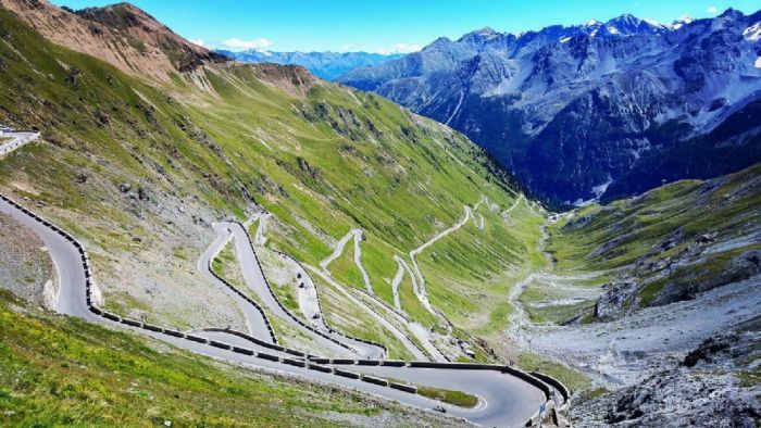 Stelvio Pass: Η διαδρομή με τις 60 φουρκέτες 