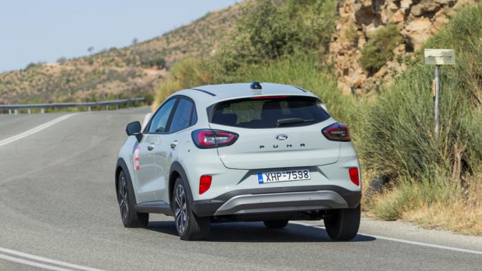 Ο απολαυστικός οδηγικός χαρακτήρας του Ford Puma, ακόμη και στις εκδόσεις Titanium χωρίς το πιο σπορτίφ set-up αναρτήσεων της έκδοσης ST-Line, παραμένει το νο.1 ανταγωνιστικό του πλεονέκτημα, με το κο