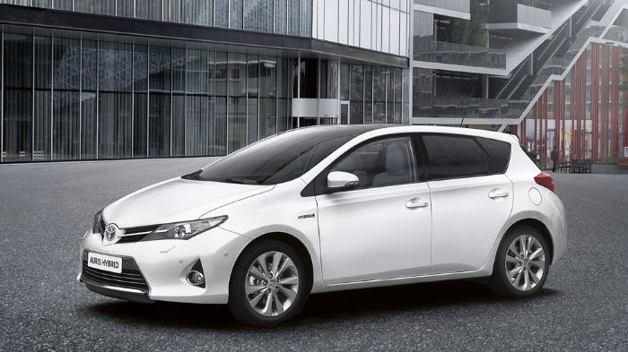 Toyota Auris Hybrid: Κατανάλωση από 3,6 λτ./100χλμ., CO2 από 84 γρ.χλμ., από 21.300 ευρώ (έως 31/3).