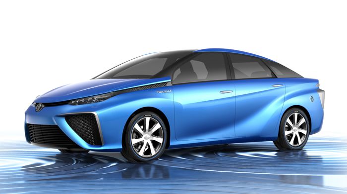 Τα οχήματα της Toyota με κυψέλες υδρογόνου (hydrogen fuel cell) θα βρίσκονται στις εκθέσεις της εταιρείας νωρίτερα από ότι υπολογιζόταν αρχικά (στη φωτό το FCV Concept του 2013).