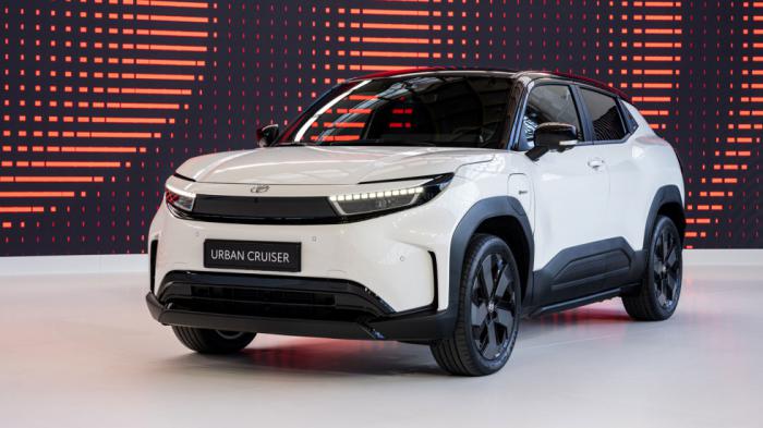 Το Toyota Urban Cruiser διαθέτει μια σύγχρονη «Urban Tech» αισθητική που αποπνέει αυθεντική ποιότητα SUV, με το εμπρός μέρος να έχει δύο στοιχεία που μοιράζεται η νέα γενιά μοντέλων της Toyota και είν