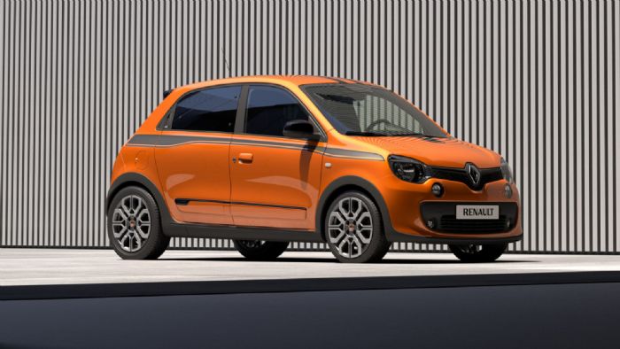 Στο νέο πισωκίνητο Twingo GT, οι μηχανικοί της Renault Sport αύξησαν την απόδοση του υπετροφοδοτούμενου 3κύλινδρου κινητήρα των 0,9 λίτρων από τους 90 στους 110 ίππους, ενώ η ροπή αυξήθηκε από τα 135 