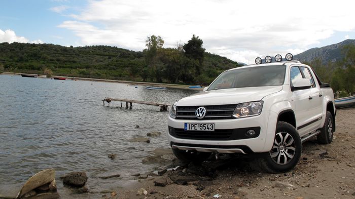 Το VW Amarok Canyon είναι μια έκδοση περιορισμένης παραγωγής του γερμανικού Pick-Up που διακρίνεται για την κορυφαία εκτός δρόμου οδική της συμπεριφορά.