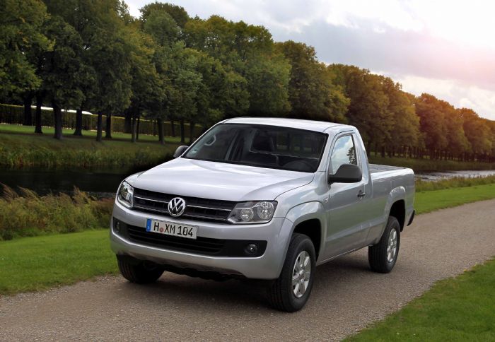 Σε σχέση με τις εκδόσεις Double Cab, το Amarok Single Cab προσφέρει χώρο φόρτωσης 2.205 χλστ. (+650 χλστ.) με πλάτος 1.220 χλστ. μεταξύ των θόλων.