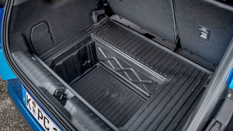 Το 401 λίτρων πορτ-μπαγκάζ του Puma διαθέτει διπλό πάτωμα με 3 διαφορετικές θέσεις για το πορτ μπαγκάζ και επιπλέον MegaBox 80 λτ..