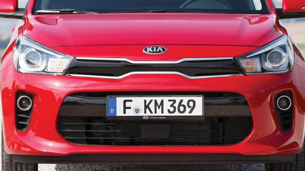 Χαρακτηριστικό της σχεδίασης του νέου Kia Rio είναι το «tiger nose» στη μάσκα.