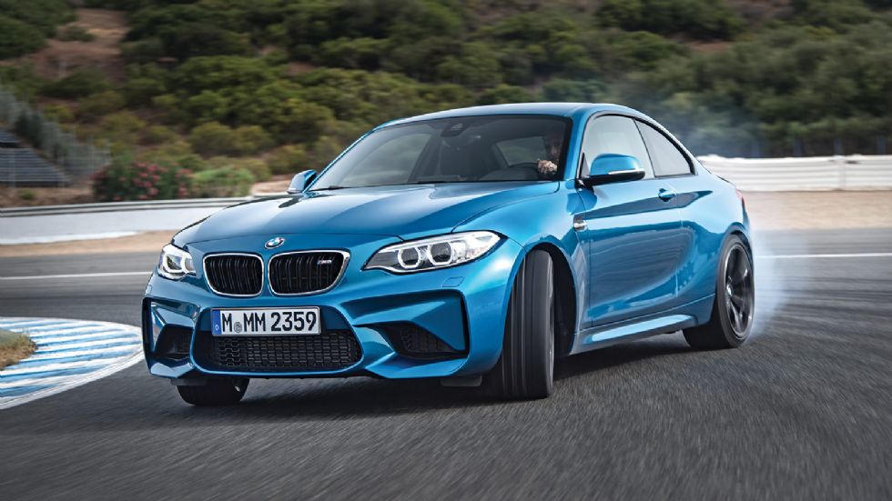 Αποτελεσματική σε δρόμο και πίστα, η BMW M2 μπορεί εύκολα να γίνει εύκολα η βασίλισσα της πλαγιολίσθησης.