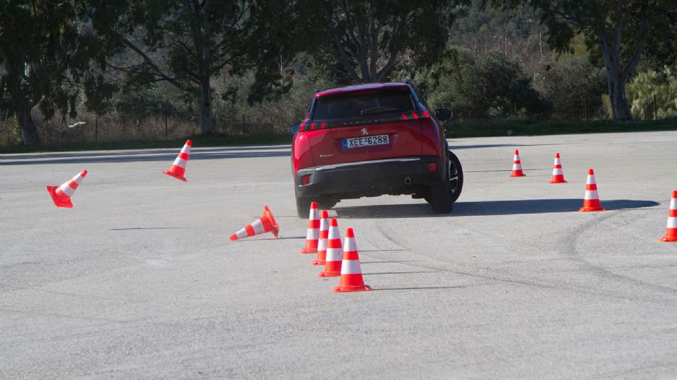 All around μοντέλο σε επίπεδο οδικής συμπεριφοράς το Peugeot 2008,ξεχωρίζει για την επίδοσή στο Τάρανδο, πιάνοντας κορυφή με 75 χλμ./ώρα.