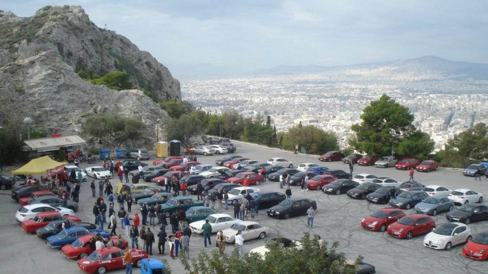 Υπολογίζεται ότι έδωσαν το «παρών» πάνω από 300 Alfa Romeo.