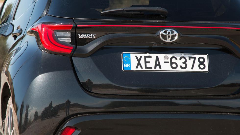 Το Toyota Yaris απέναντι στους Γάλλους ανταγωνιστές του!