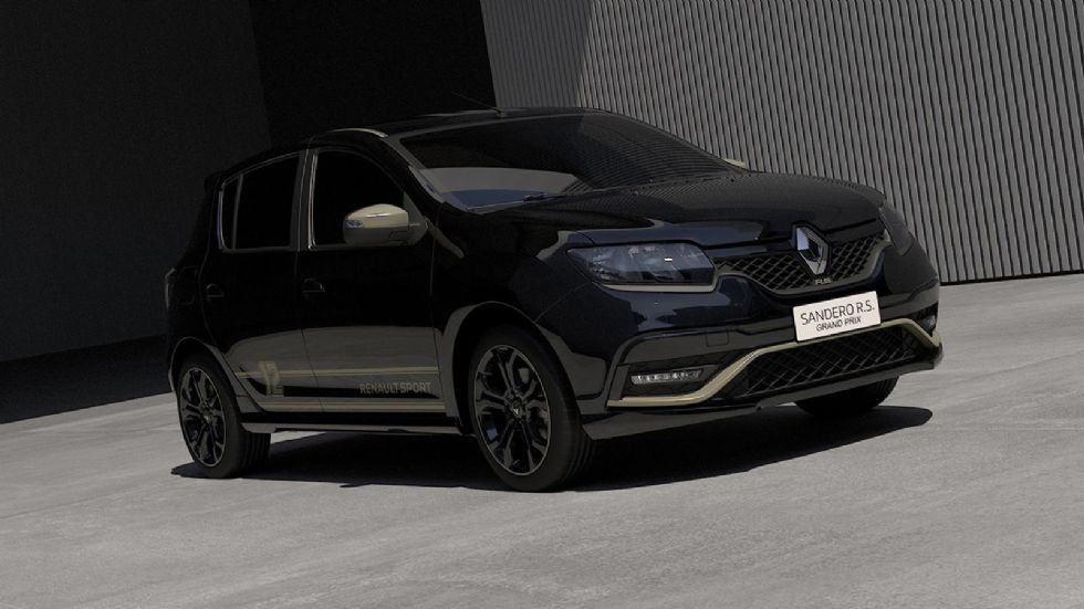 Το Sandero RS Grand Prix χρησιμοποιεί 2λιτρο μοτέρ βενζίνης 150 ίππων. Πόντους δυναμισμού προσθέτει το χρωματικό θέμα του οχήματος, το οποίο μιμείται αυτό των μονοθέσιων της F1.