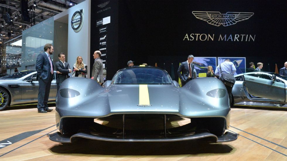 Η Aston Martin ανταγωνίζεται πλέον ευθέως τις Ferrari και McLaren κλέβοντας μάλιστα και στελέχη τους.