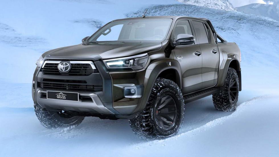 Η Arctic Trucks τοποθέτησε το δικό της σετ τροχών 17 ιντσών με τεράστια ελαστικά BFGoodrich KO2 All-Terrain 35 ιντσών. 