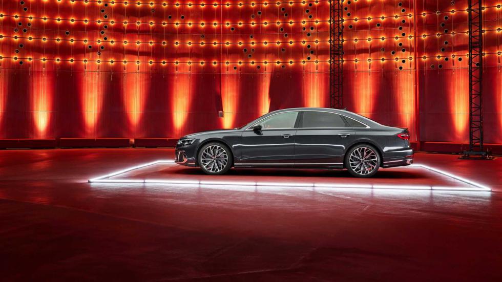 Aνανεωμένο Audi A8: Νέα γρίλια, πιο hi-tech & σε S line έκδοση