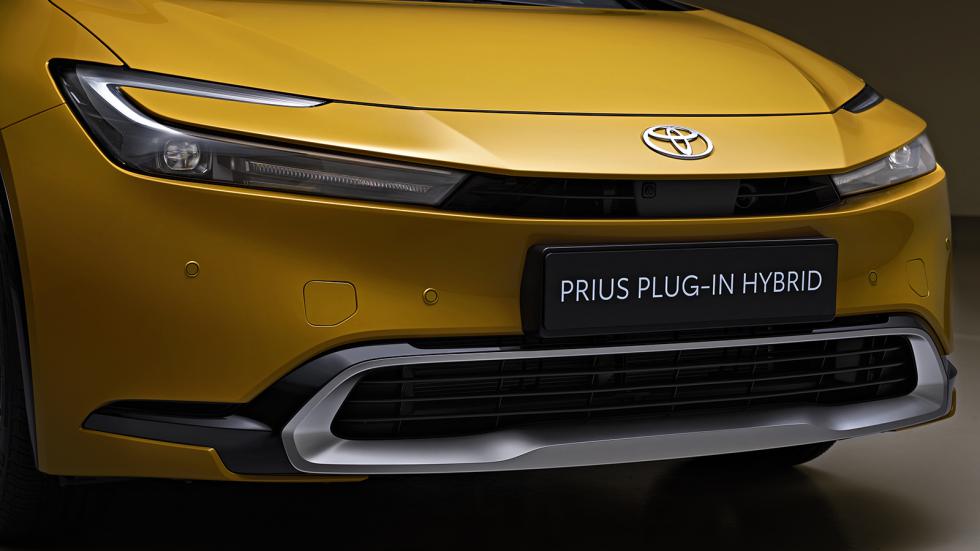 Νέο Toyota Prius: Φορτίζει με τον ήλιο, έχει σωστό σχεδιασμό & 223 PS