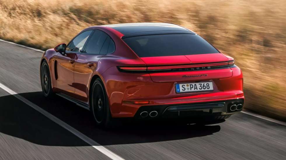 Νέα Porsche Panamera GTS: Με «καθαρόαιμο» V8 μοτέρ και 500 άλογα