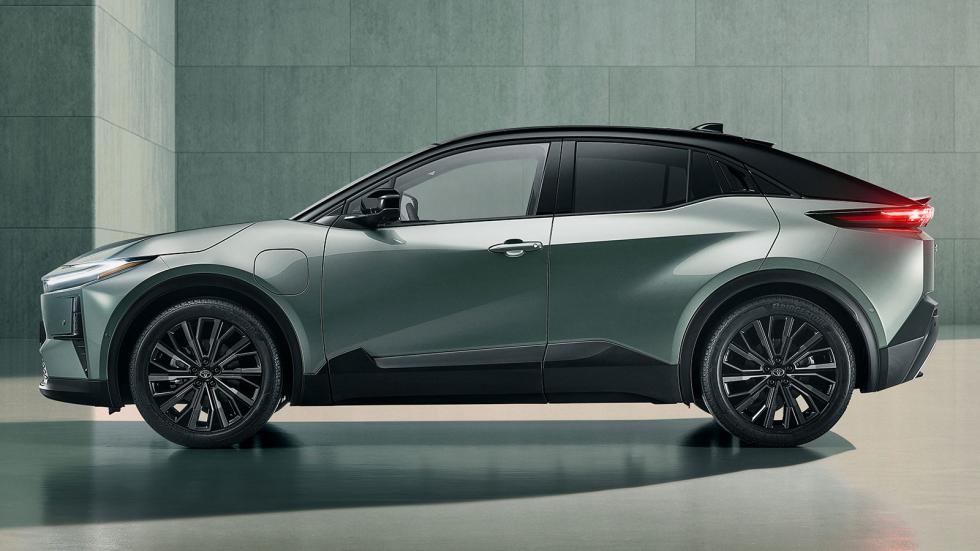 Νέο Toyota C-HR+: Το best seller SUV έγινε ηλεκτρικό