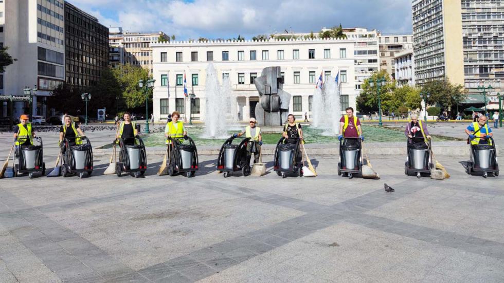 Δήμος Αθηναίων: Eνίσχυση με 250 χειραμαξίδια οδοκαθαρισμού